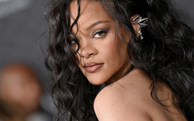 Rihanna Skips Golden Globes Red Carpet But Steals The Show Anyway